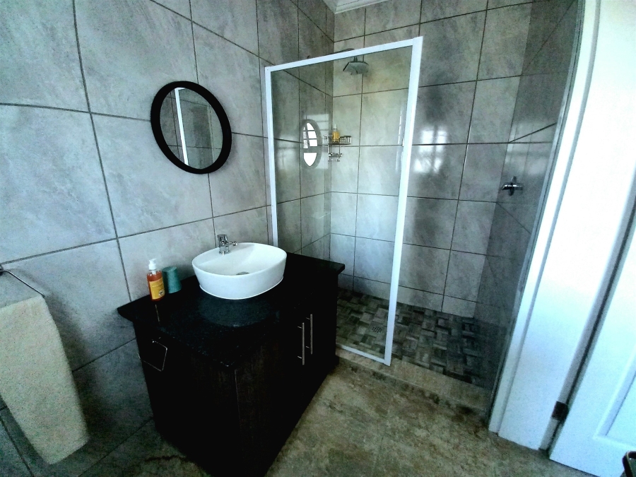 10 Bedroom Property for Sale in Vincent Heights Eastern Cape